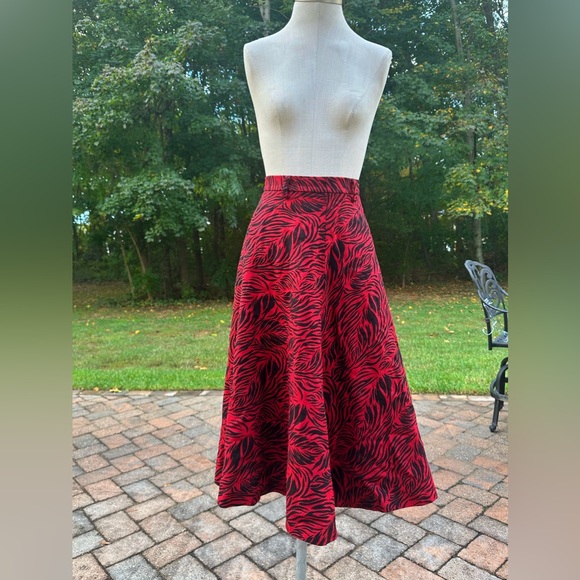 VINTAGE RED BLACK ANIMAL PRINT BELT WOOL PIN UP CIRCLE SKATER SKIRT EXTRA SMALL - Picture 1 of 5